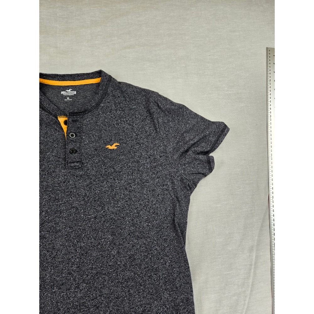 Hollister Mens Gray Heathered Short Sleeve Henley Shirt XL Embroidered Logo - Picture 6 of 10